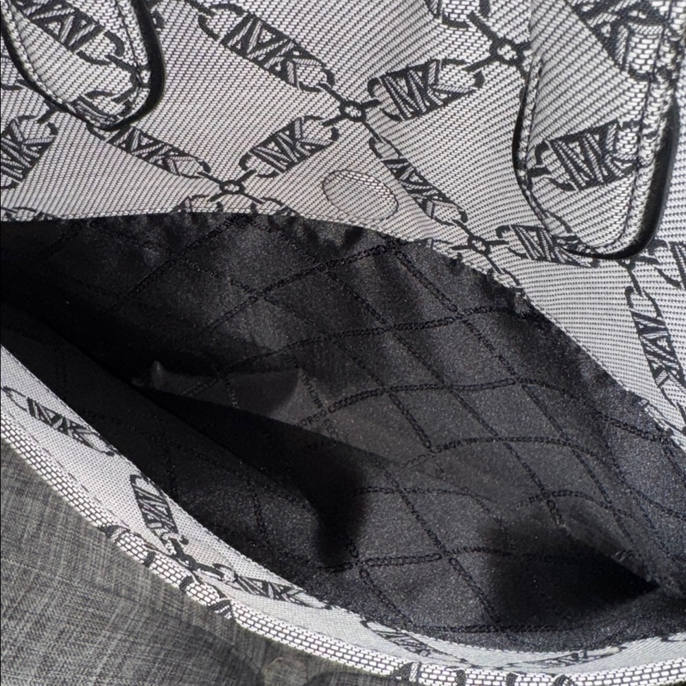 Michael Kors Bag Gigi Empire SAMPLE SALE Black Gray Tote - Picture 15 of 17